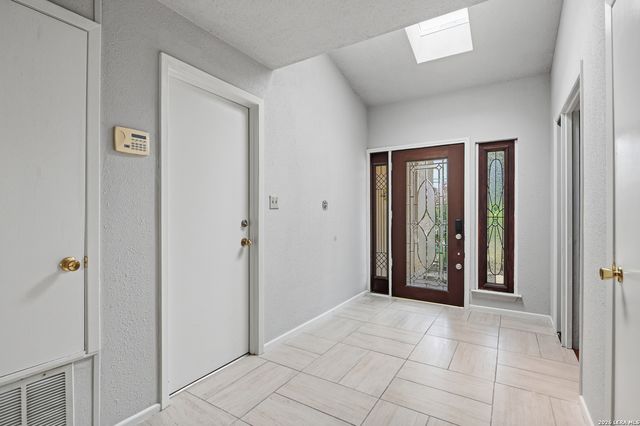 10914 Link, San Antonio, TX 78213