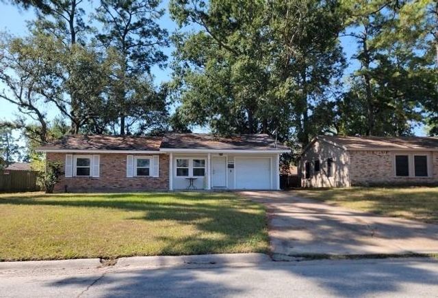 10535 Hollyglen Drive, Houston, TX 77016