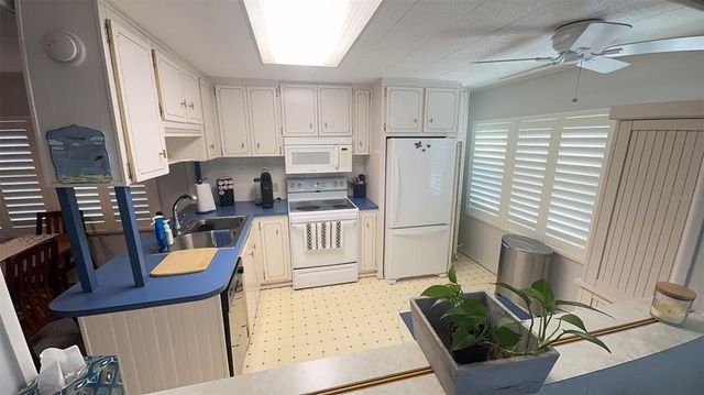 4851 W GANDY BOULEVARD B12L28, Tampa, FL 33611