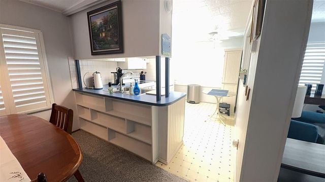 4851 W GANDY BOULEVARD B12L28, Tampa, FL 33611
