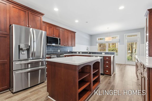 16480 Springvale Court 55, Ferrysburg City, MI 49456