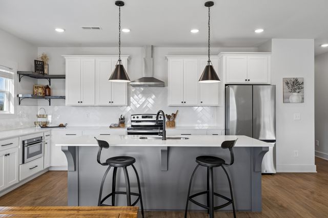 102 Oak Hill Dr, Portland, TN 37148