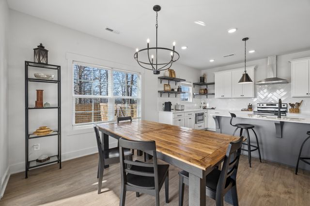 102 Oak Hill Dr, Portland, TN 37148