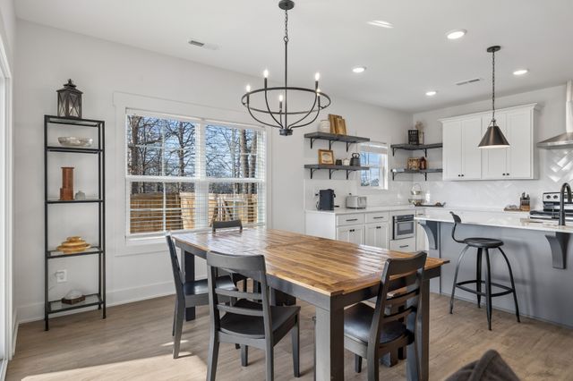 102 Oak Hill Dr, Portland, TN 37148