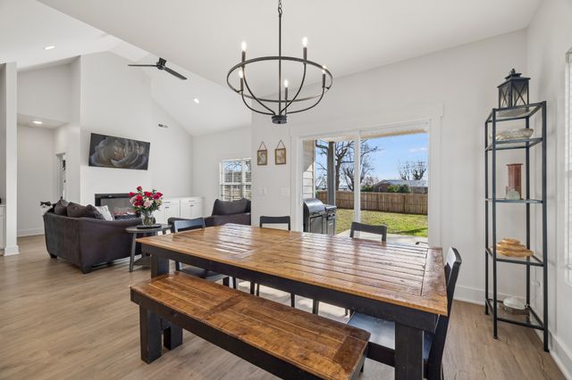 102 Oak Hill Dr, Portland, TN 37148