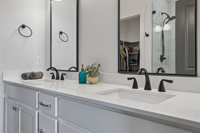 102 Oak Hill Dr, Portland, TN 37148