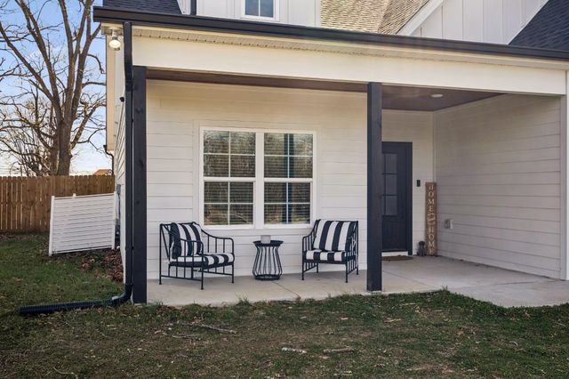 102 Oak Hill Dr, Portland, TN 37148