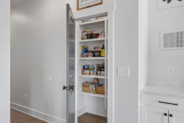 102 Oak Hill Dr, Portland, TN 37148