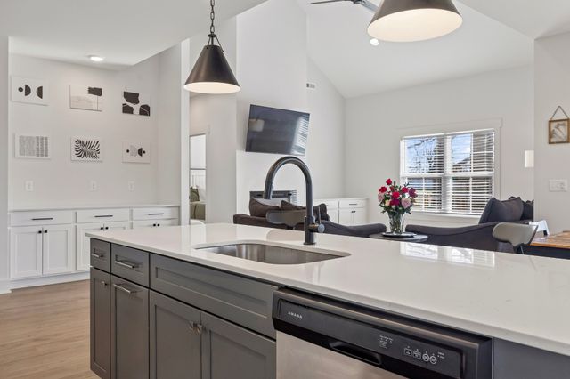 102 Oak Hill Dr, Portland, TN 37148