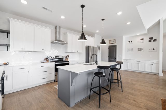 102 Oak Hill Dr, Portland, TN 37148