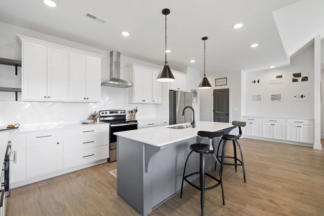 102 Oak Hill Dr, Portland, TN 37148