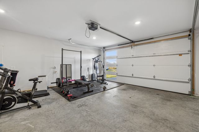 102 Oak Hill Dr, Portland, TN 37148