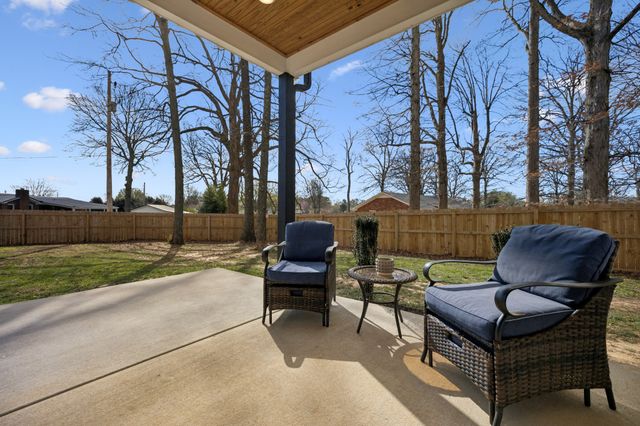 102 Oak Hill Dr, Portland, TN 37148