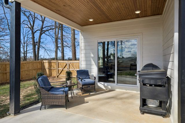 102 Oak Hill Dr, Portland, TN 37148