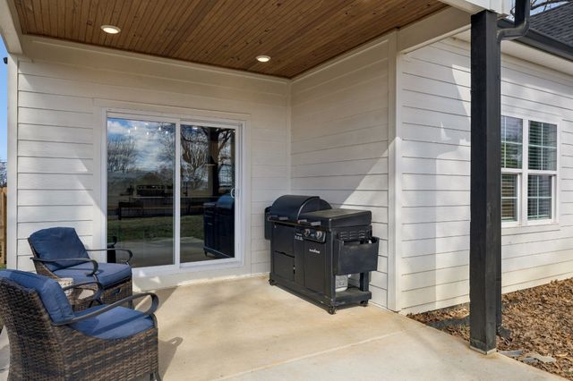 102 Oak Hill Dr, Portland, TN 37148