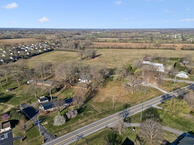 102 Oak Hill Dr, Portland, TN 37148