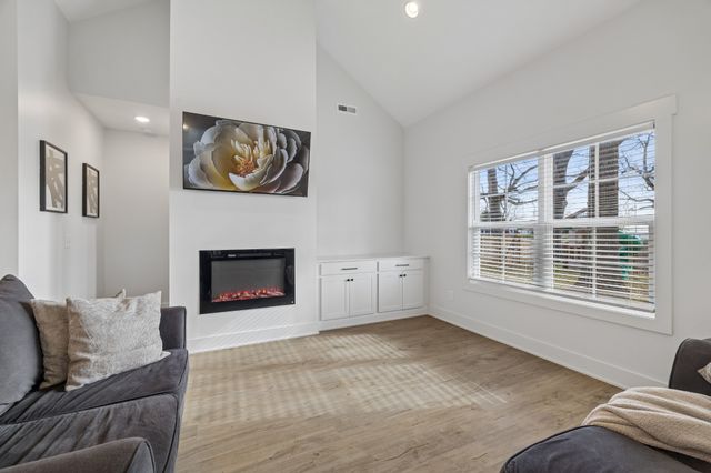 102 Oak Hill Dr, Portland, TN 37148