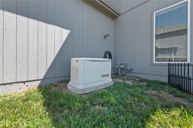 12740 N Imperial Drive, Platte City, MO 64079