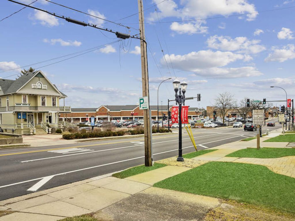209 W Main Street, Barrington, IL 60010 — photo 2