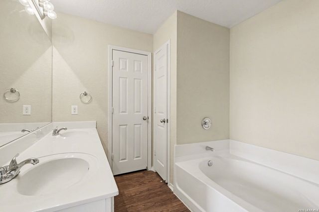 6419 Ithaca, San Antonio, TX 78239