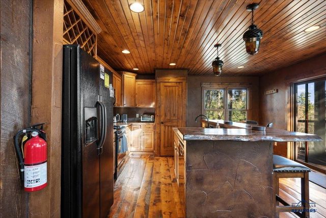 21158 GILDED MOUNTAIN RD, Lead, SD 57754