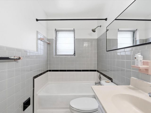 2513 NE 33rd Ave 1-2, Fort Lauderdale, FL 33305
