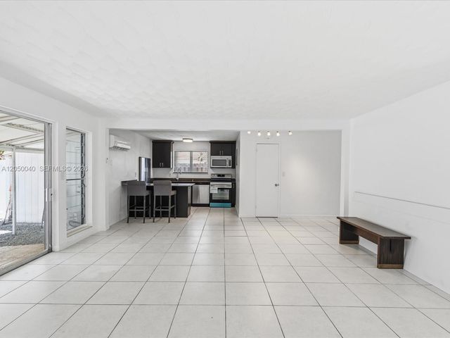 2513 NE 33rd Ave 1-2, Fort Lauderdale, FL 33305