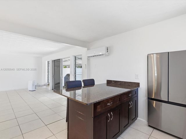 2513 NE 33rd Ave 1-2, Fort Lauderdale, FL 33305