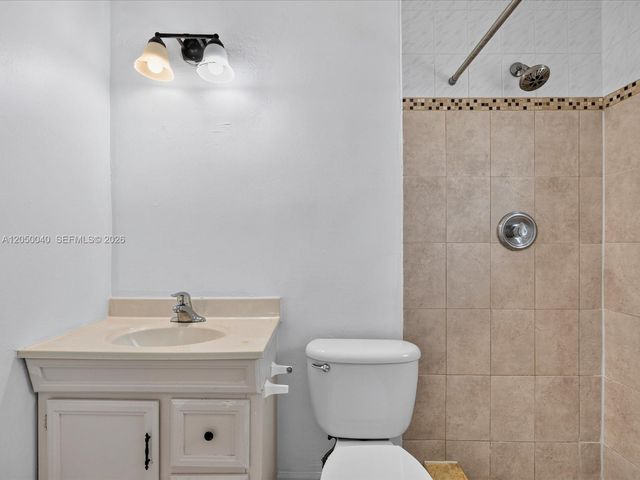 2513 NE 33rd Ave 1-2, Fort Lauderdale, FL 33305