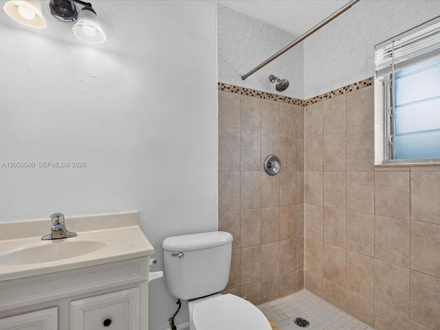 2513 NE 33rd Ave 1-2, Fort Lauderdale, FL 33305