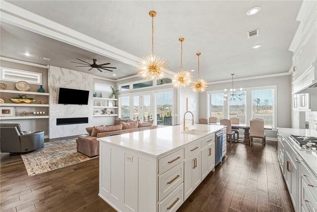 4711 S Inglewood Road, Rogers, AR 72758