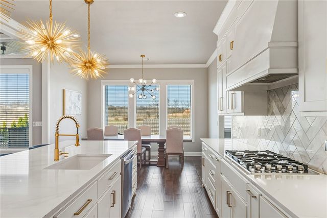 4711 S Inglewood Road, Rogers, AR 72758