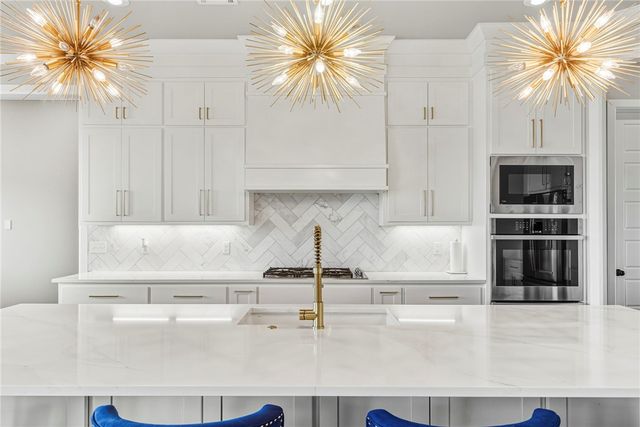 4711 S Inglewood Road, Rogers, AR 72758