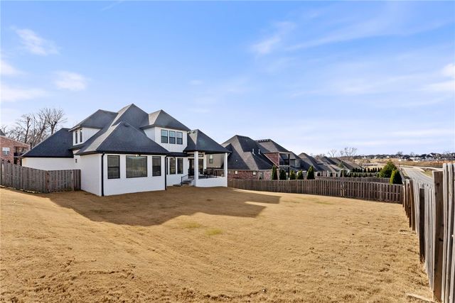 4711 S Inglewood Road, Rogers, AR 72758