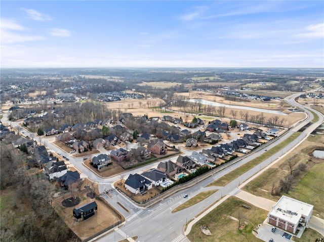 4711 S Inglewood Road, Rogers, AR 72758