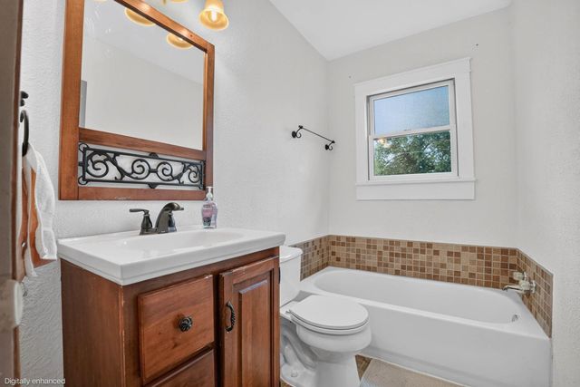 1670 Sager Avenue, Waterloo, IA 50701