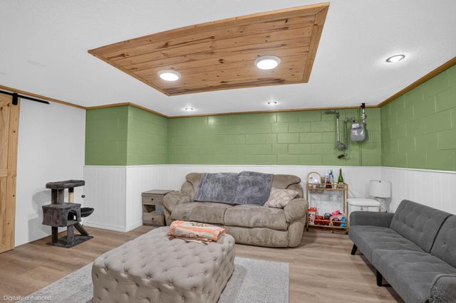 1670 Sager Avenue, Waterloo, IA 50701