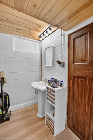 1670 Sager Avenue, Waterloo, IA 50701