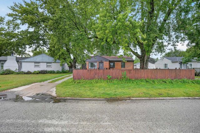 1670 Sager Avenue, Waterloo, IA 50701