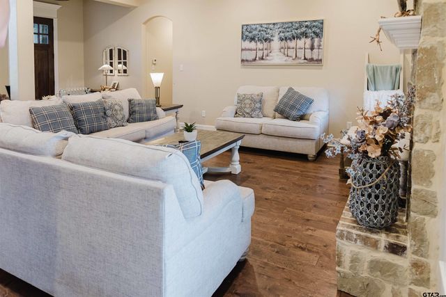 222 Sunnys Halo Blvd, Bullard, TX 75757
