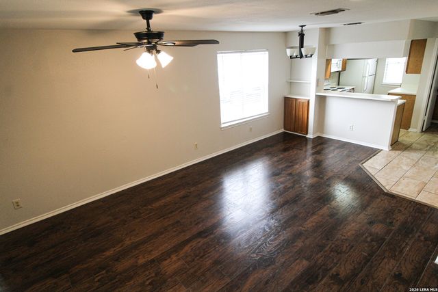 945 Schertz Pkwy, Schertz, TX 78154