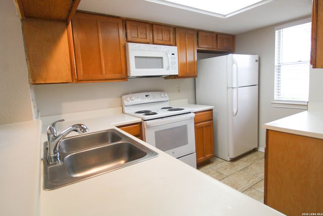 945 Schertz Pkwy, Schertz, TX 78154