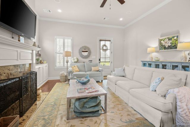 15402 Green Trails Blvd, Baton Rouge, LA 70817