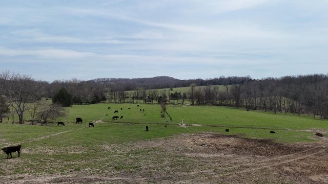 4710 State Route A, Macomb, MO 65702