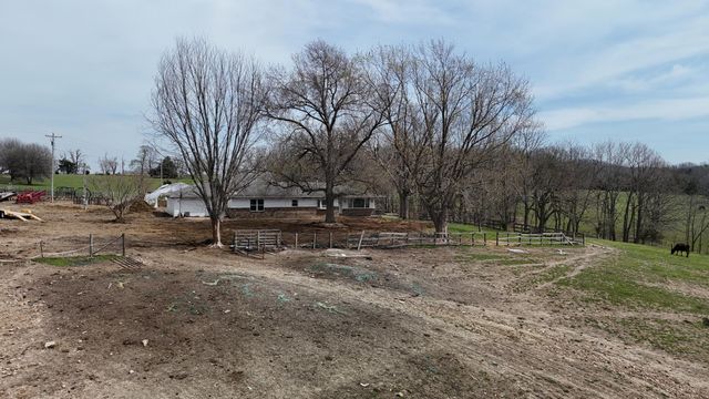 4710 State Route A, Macomb, MO 65702