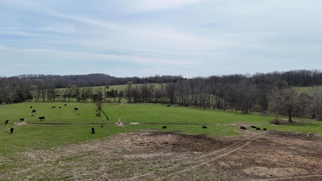 4710 State Route A, Macomb, MO 65702