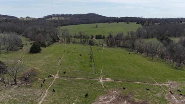 4710 State Route A, Macomb, MO 65702