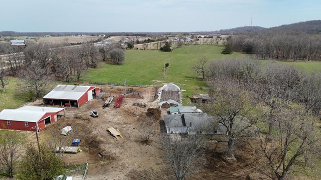 4710 State Route A, Macomb, MO 65702