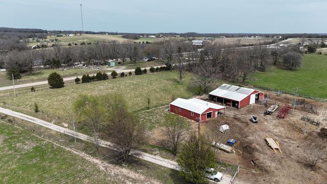 4710 State Route A, Macomb, MO 65702