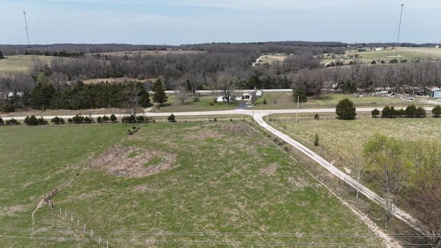 4710 State Route A, Macomb, MO 65702